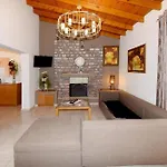 Villa Kiparisia *