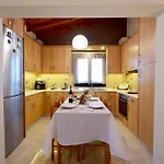 Villa Kiparisia *