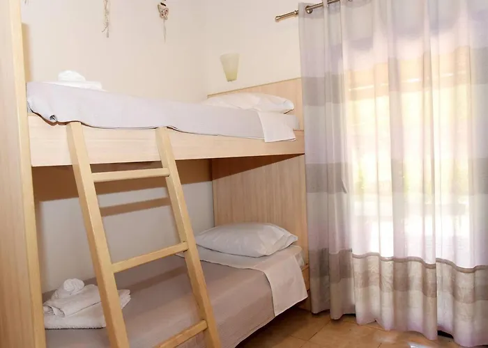 Kiparisia فيلة *